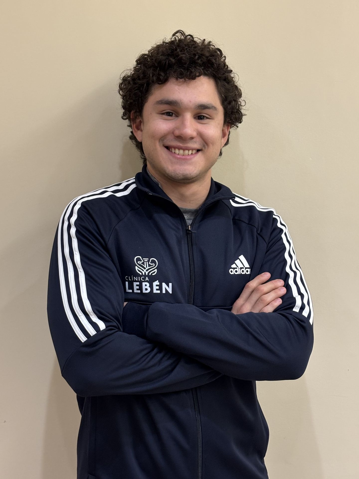 Carlos Tello, fisioterapeuta de Clínica Lebén en Paterna