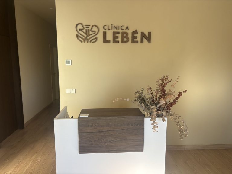 Recepción de Clínica Lebén en Casas Verdes (Paterna), junto a Burjassot y Godella